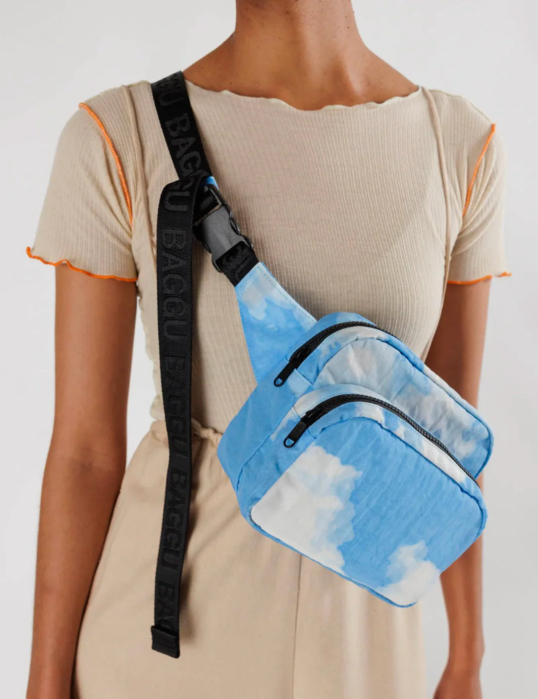 AC-FannyPack-Baggu-Cloud02.webp